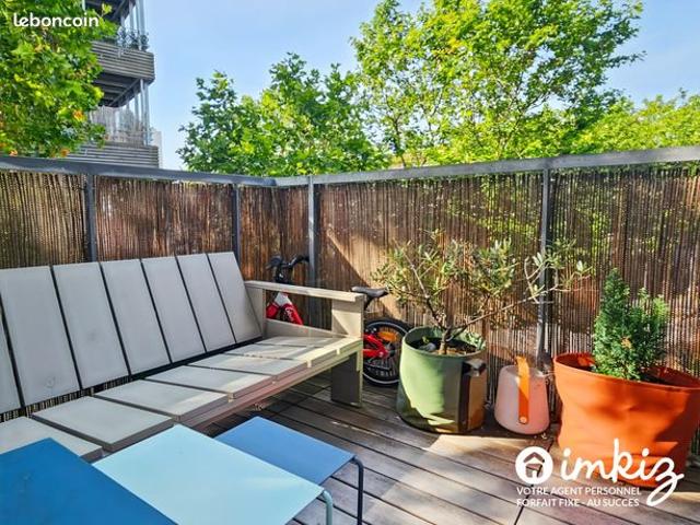 3 pièces avec terrasse parking ascenseur 17e