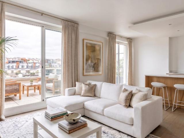 3 PIECES + BALCON PARKING Proche RER A