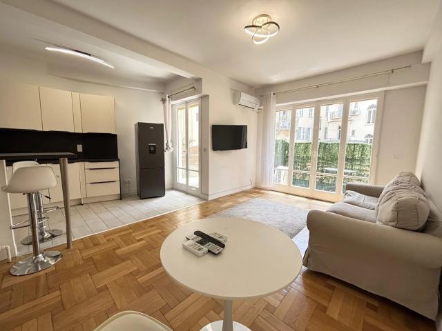 3 pièces + cave Nice Centre 549000 euros Hai 73m² Nice