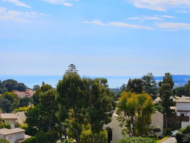 3 pièces dernier étage, vue mer Hauts de Vaugrenier
