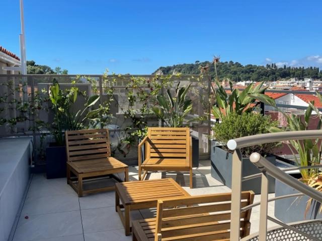 3 PIECES DUPLEX DERNIER ETAGE PROCHE PORT