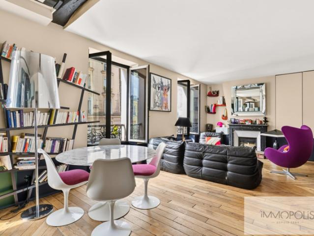 3 pièces entièrement rénové avec balcon. Abbesses