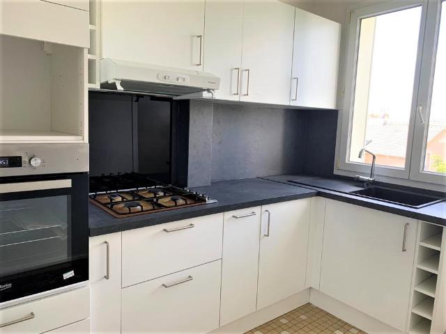 3 PIECES HOUILLES
