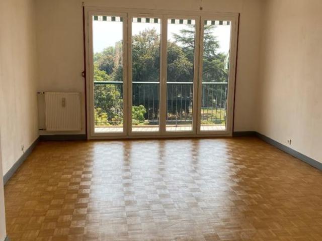 3 PIECES PROCHE CENTRE VILLE