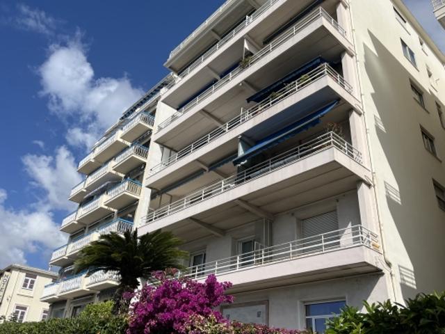 3 PIECES PROMENADE DES ANGLAIS TERRASSE GARAGE