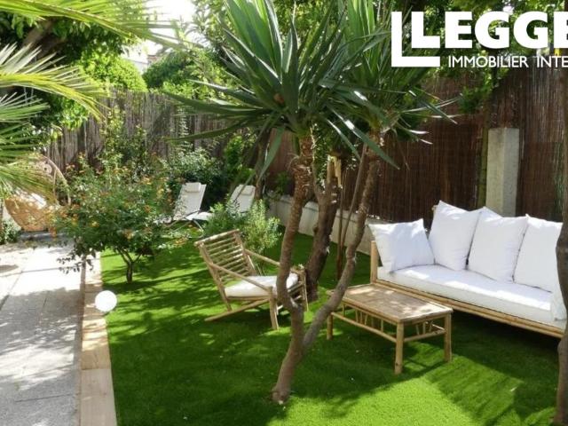 3 pièces rénové 55m²au rez de chaussée 0/4, jardin 170m². 2 chambres, 2 SdE. Cave