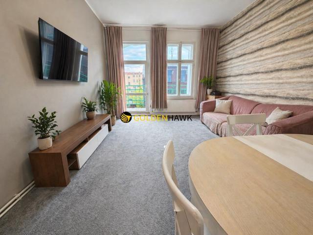 3 pokoje, Centrum przy Kaskadzie – najem 3 mies