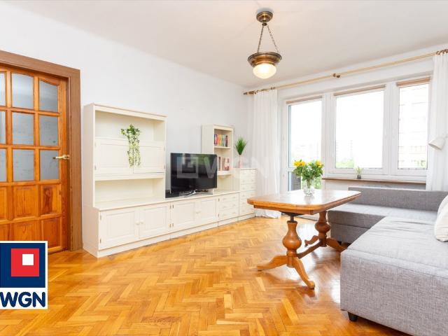 3 pokojowe mieszkanie do remontu z potencjałem, balkon, piwnica