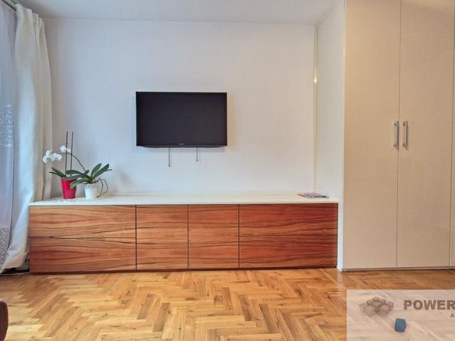 3 pokojowe mieszkanie z balkonem i piwnicą w centrum Krakowa