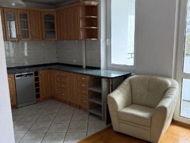 Sprzedam 3 pokojowe mieszkanie z balkonem na Pradze Południe
