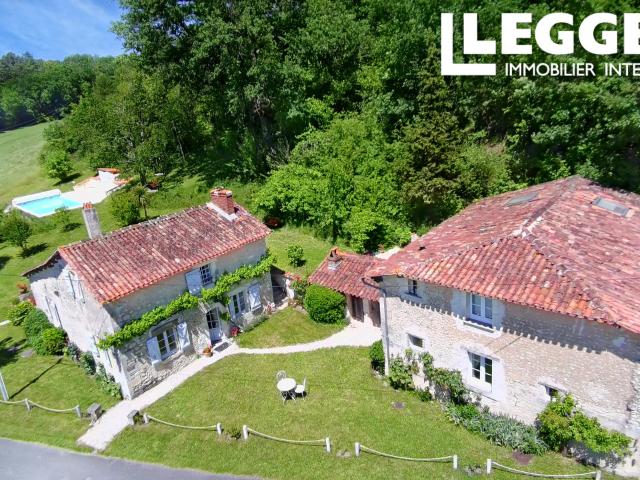 3 propriétés en pierre rénovées avec goût, piscine chauffée, vue dégagée, dans un cadre paisible