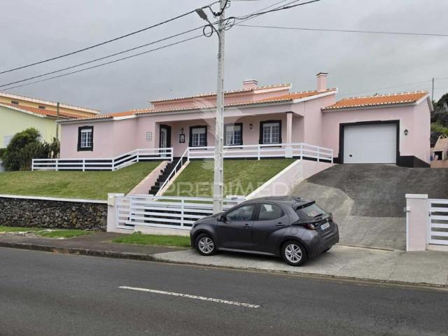 3 quarto, Angra do Heroísmo Ilha Terceira 103379366