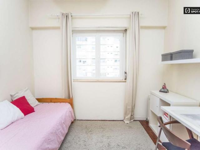 3 quarto, lisbon lisbon 1500 278 101816329