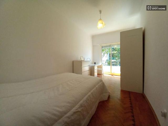 3 quarto, lisbon lisbon 1500 328 101732939