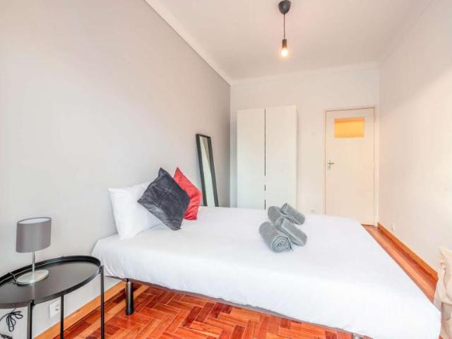 3 quarto, lisbon lisbon 1750 140 101561195
