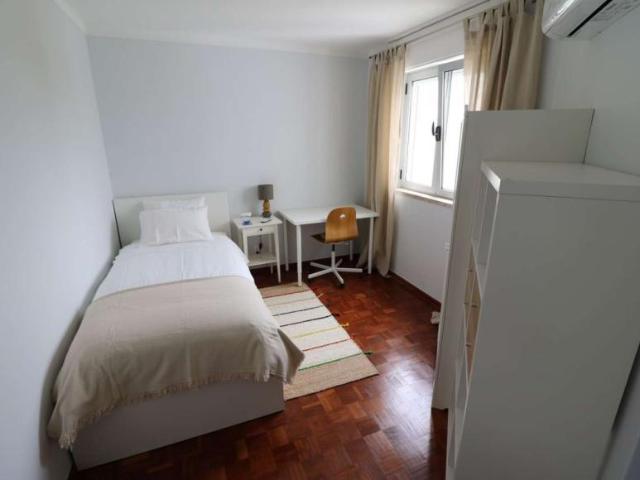 3 quarto, lisbon lisbon 1800 233 101852226