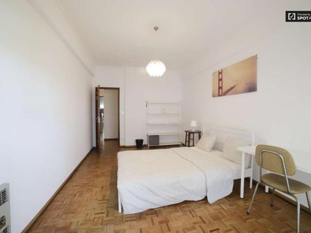3 quarto, Lisbon Lisbon 1900 077 LS44549456