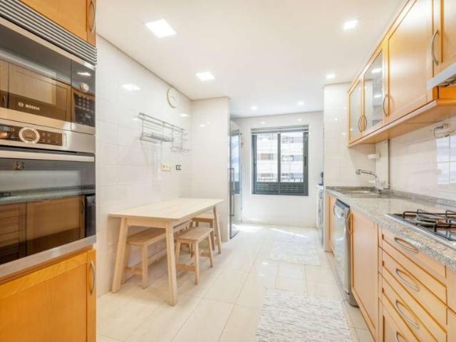 3 quarto, lisbon lisbon 1990 303 101837464