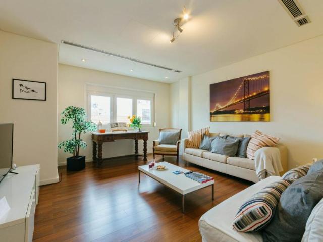 3 quarto, Lisbon Lisbon 1000 264 102020398