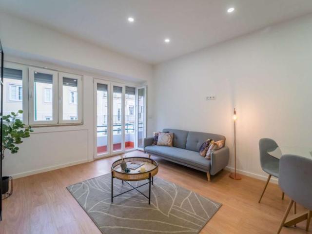 3 quarto, lisbon lisbon 1170 058 LS99510104