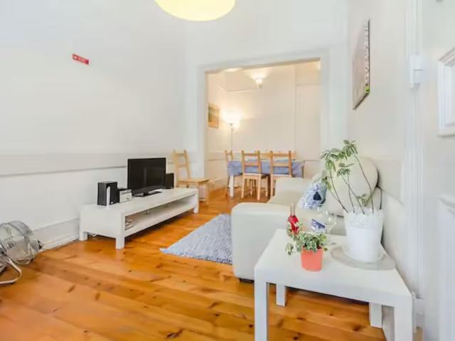 3 quarto, Lisbon Lisbon 1250 008 LS98636248