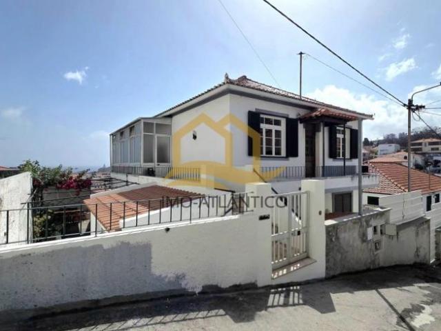 3 quarto, Madeira Funchal 9050 LS102052089