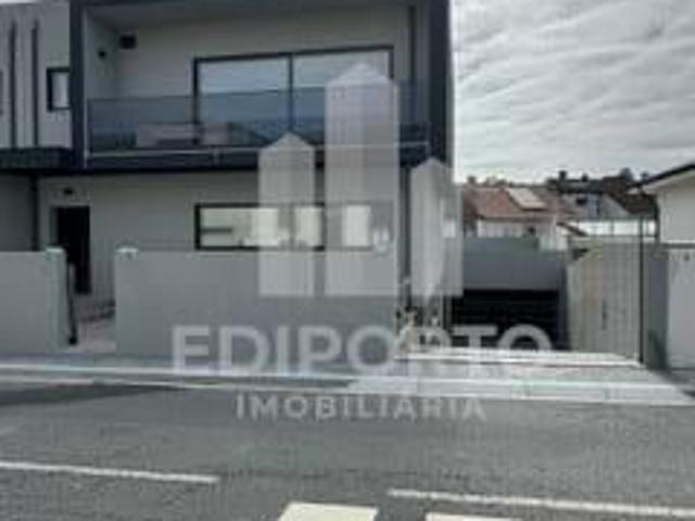 3 quarto, Maia Porto 103542947