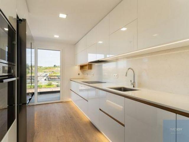 3 quarto, Oeiras Lisboa 2770 013 LS99276345