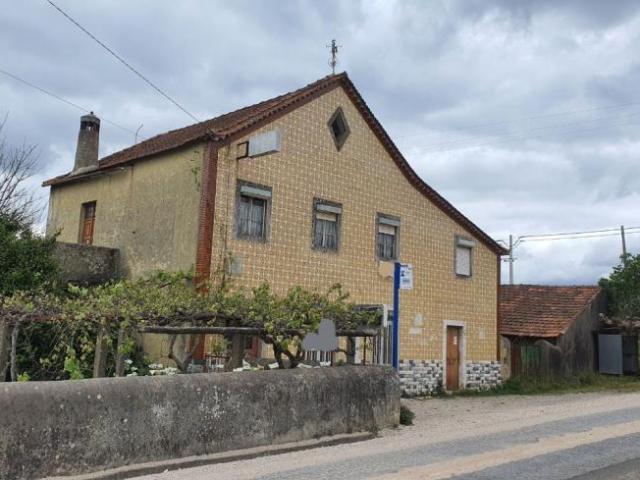 3 quarto, Santarém Ferreira do Zêzere 2240 98918429