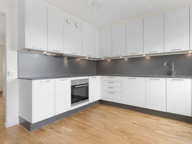 3 rum och kök Fregattvägen 6 Täby 183 53
