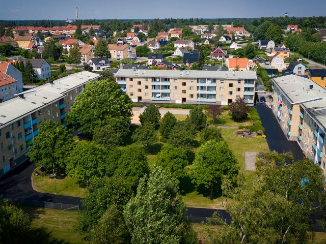 3 rum och kök på Blomstervägen 7 B, ledig lägenhet i Katrineholm