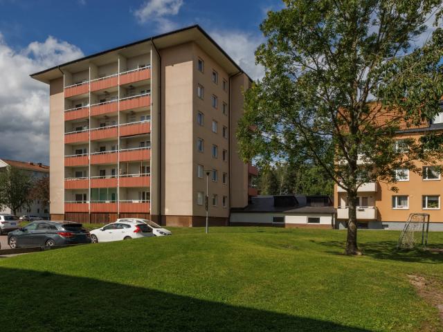 3 rum och kök på Snevringevägen 45 A, ledig lägenhet i Hallstahammar