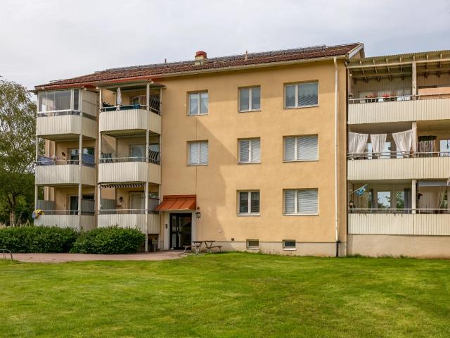 3 rum och kök på Vallbygatan 6, ledig lägenhet i Kolbäck