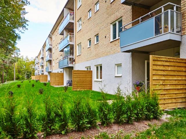 3 rum och kök 77 m² 9 827 kr