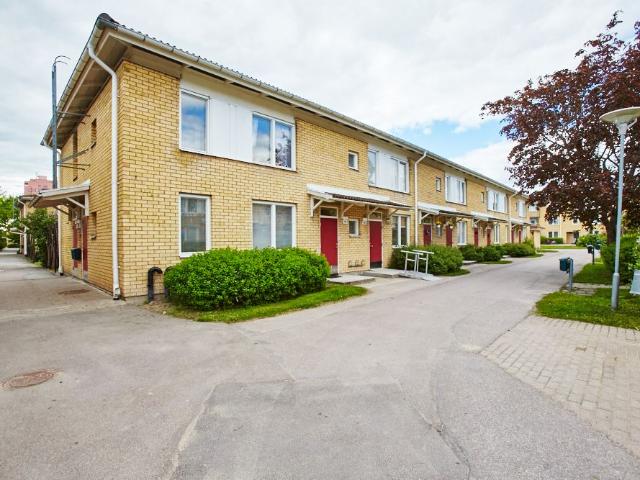 3 rum och kök 82 m² 8 465 kr