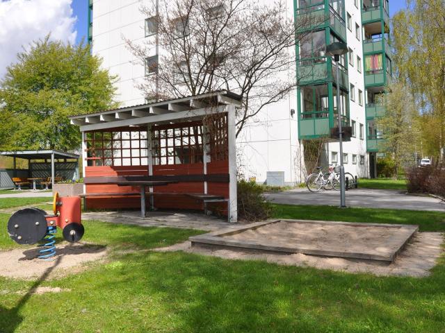 3 rums hus i ÖREBRO 71 m² 8 338 kr