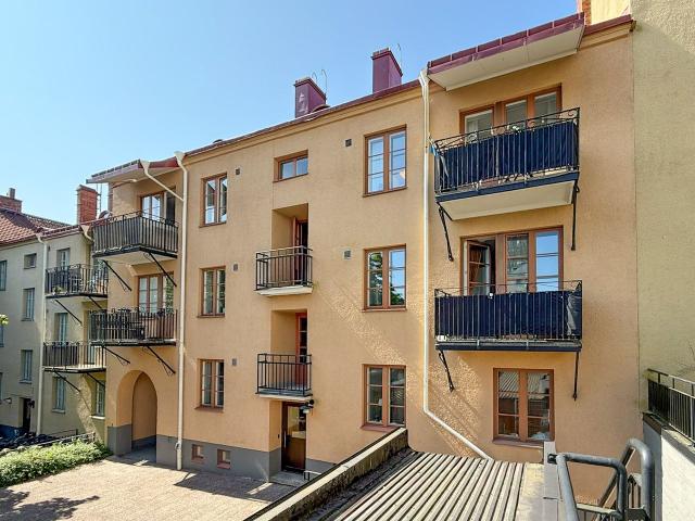 3 rums hus i ÖREBRO 84 m² 9 833 kr