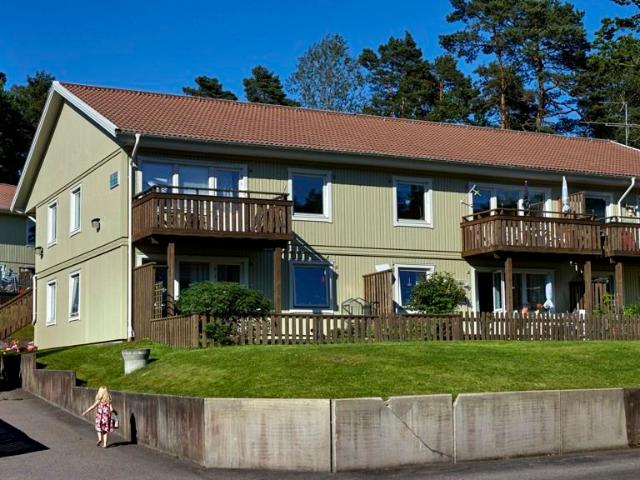 3 rums lägenhet i HÄLLINGSJÖ 76 m² 8 476 kr