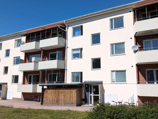3 rums lägenhet i SALA 73 m² 8 638 kr