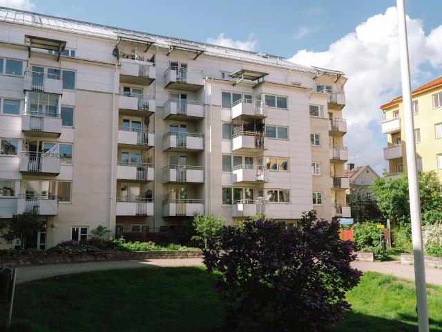 3 rums lägenhet i Södertälje 83 m² 9 815 kr