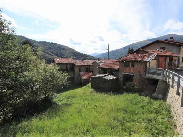 3 Rustici zum Ausbauen mit gr. Umschwung und Aussicht / 3 Fincas zum Renovieren mit großem Grundstück und schöner Aussicht