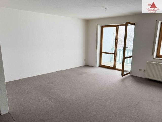3 Raum Erdgeschosswohnung mit Balkon und Stellplatz im Herzog Georg Ring!