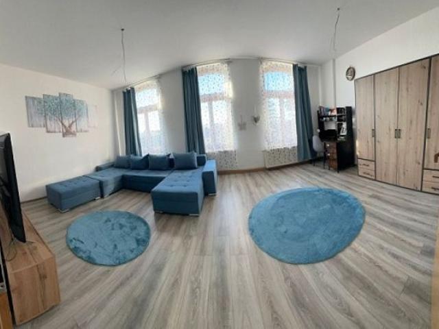 Möblierte 3 Raum Wohnung mit Balkon zu verkaufen