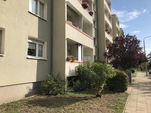 3 Raum Wohnung mit Balkon und Dusche WBS erforderlich!