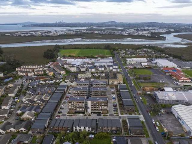 3 Rauemi Way, Te Atatu South, Waitakere City