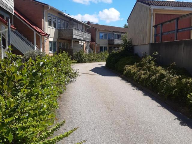 3 RoK – Brädgårdsvägen 7D, Brastad
