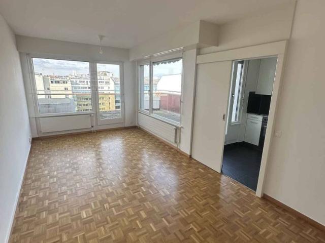 3 room apartment on the 7th floor