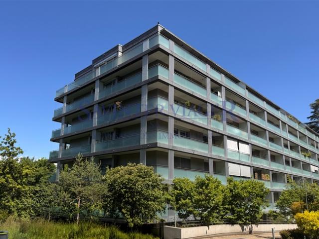 Carouge – Elegante 3 Zimmer Wohnung mit großem Balkon und ungehinderter Sicht