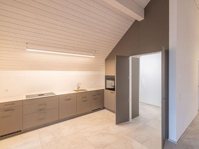 3½ room attic with 109m² & 28m² loggia – modern living in Roggwil