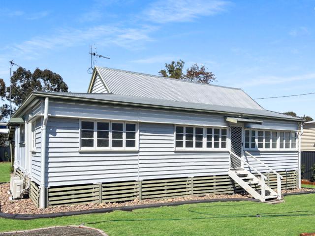 3 room house for rent
